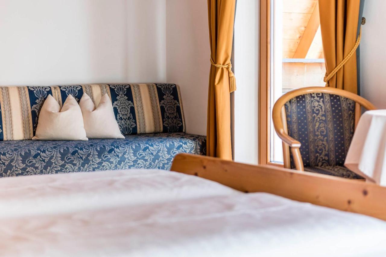 B&B Hotel Alpenrose Rooms & Apartments Вальес Экстерьер фото