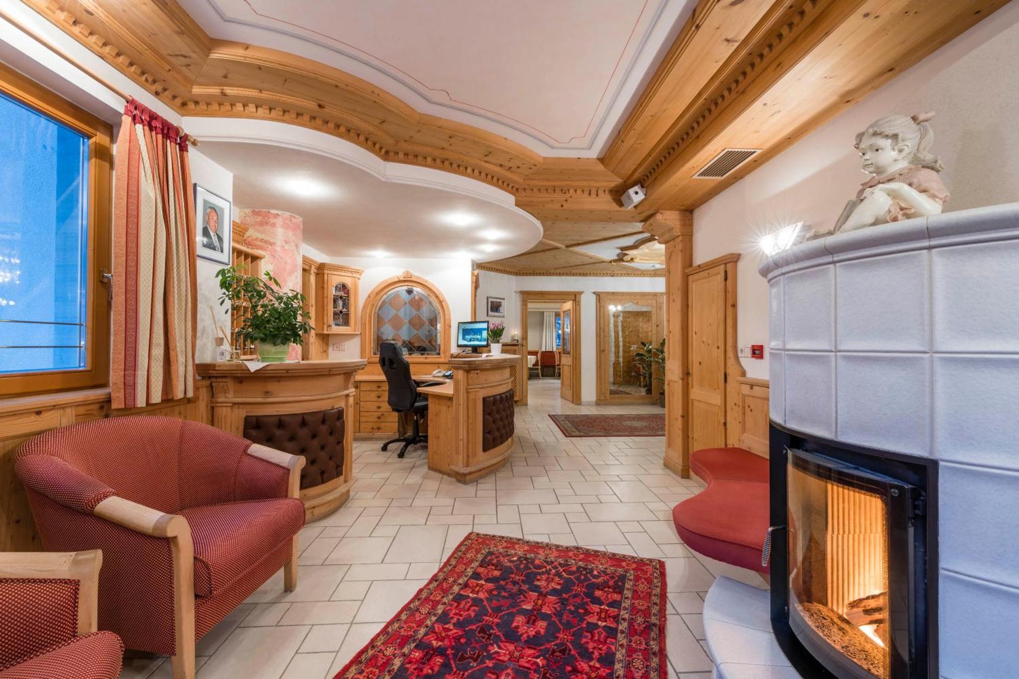 B&B Hotel Alpenrose Rooms & Apartments Вальес Экстерьер фото