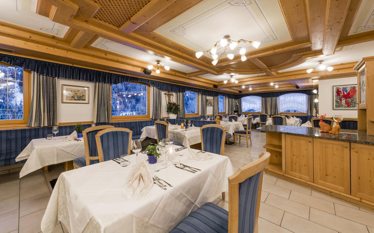 B&B Hotel Alpenrose Rooms & Apartments Вальес Экстерьер фото